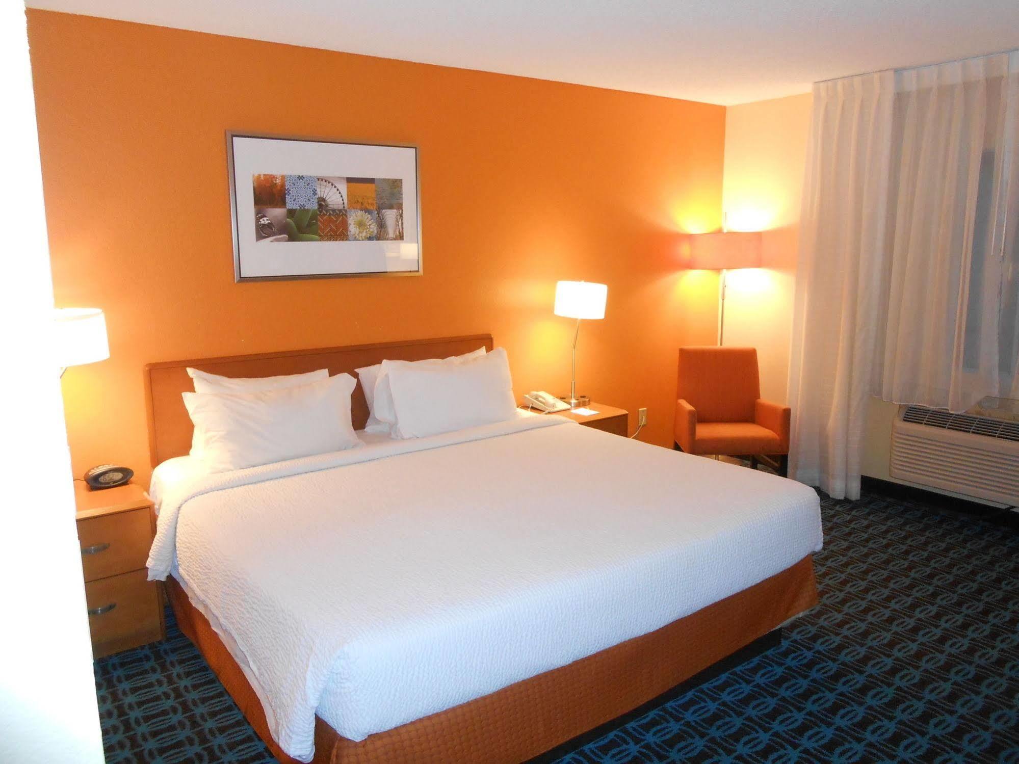 Holiday Inn Express & Suites Phoenix - Mesa West By Ihg Exterior photo